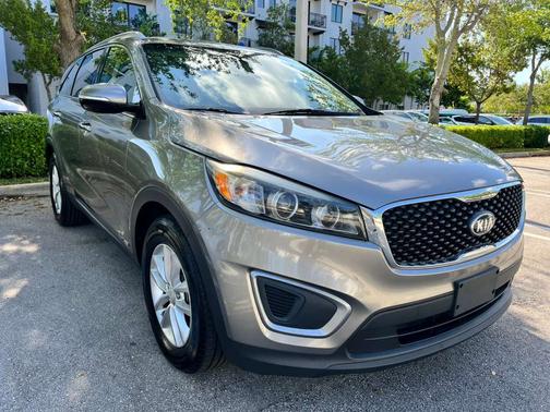 Gray 2017 Kia Sorento LX