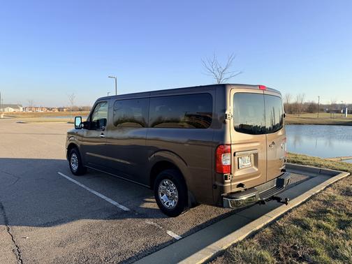 2018 Nissan NV Passenger NV3500 HD SL V8