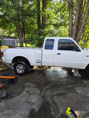 White 2000 Ford Ranger XLT SuperCab