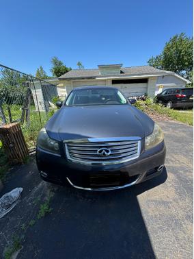 2009 INFINITI M35 x