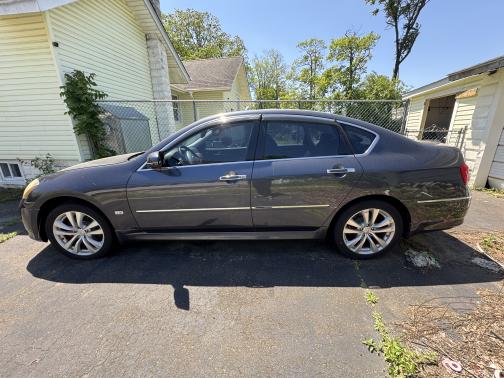 2009 INFINITI M35 x