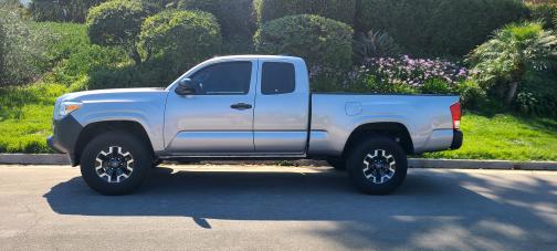 2017 Toyota Tacoma SR