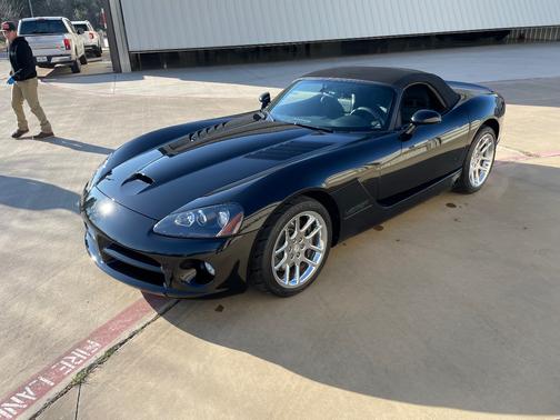 Black 2003 Dodge Viper SRT-10