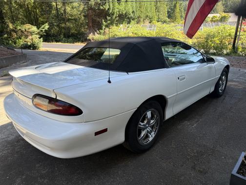 2000 Chevrolet Camaro Base