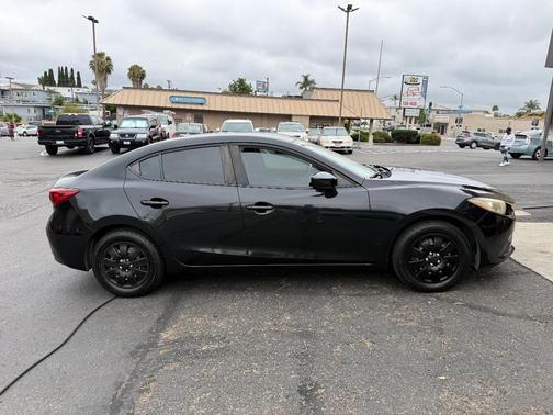 Black 2014 Mazda Mazda3 i Sport