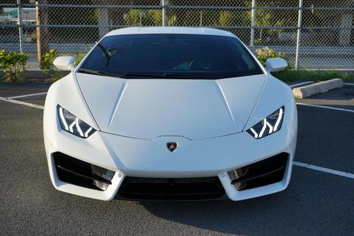 White 2019 Lamborghini Huracan LP580-2