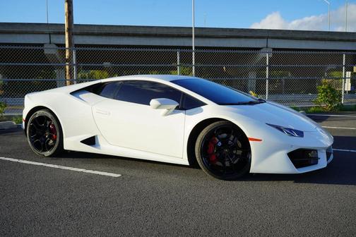 White 2019 Lamborghini Huracan LP580-2