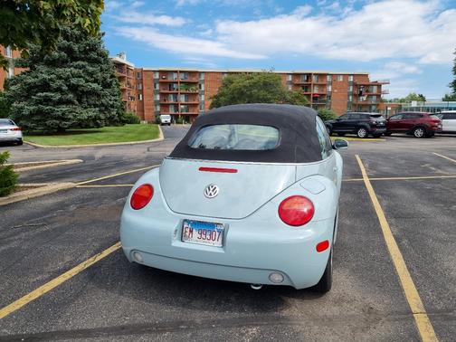 Blue 2003 Volkswagen New Beetle GLS