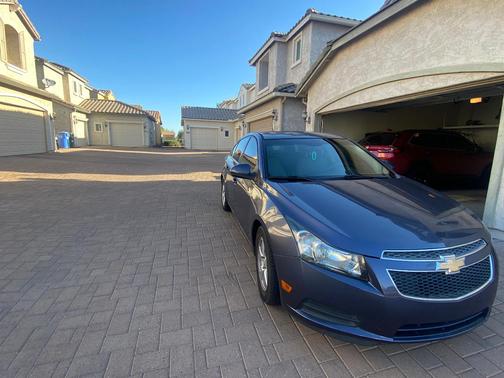 Brown 2013 Chevrolet Cruze 1LT