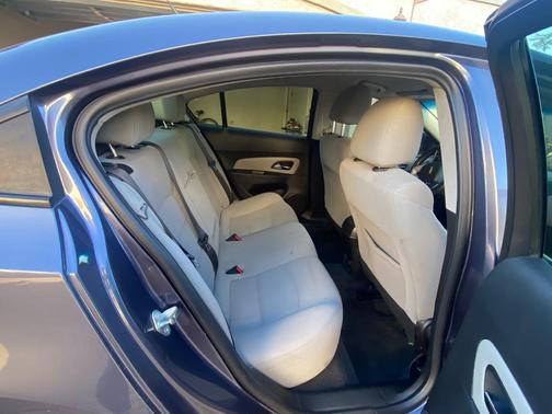 Brown 2013 Chevrolet Cruze 1LT