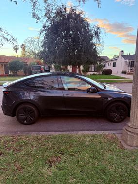 2026 Tesla Model Y Premium RWD