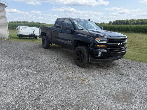 Black 2018 Chevrolet Silverado 1500 2LT