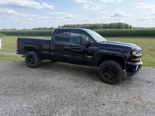 Black 2018 Chevrolet Silverado 1500 2LT