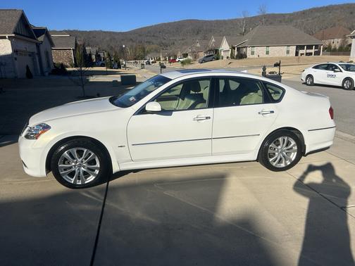2009 INFINITI M35 x