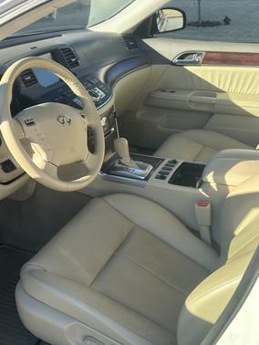 2009 INFINITI M35 x
