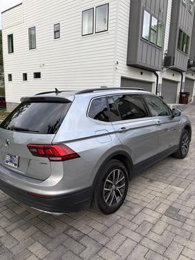 Gray 2019 Volkswagen Tiguan 2.0T SE