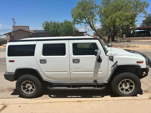 Beige 2004 Hummer H2 Base