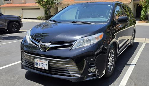 Black 2019 Toyota Sienna XLE Premium