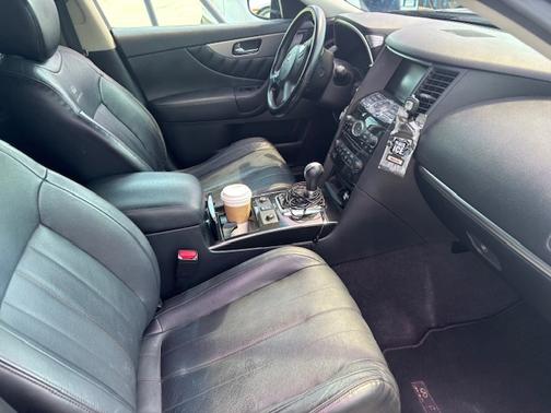 Black 2013 INFINITI FX37 Base