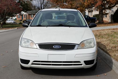 2005 Ford Focus ZX4 SE