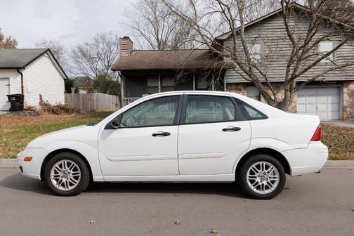 2005 Ford Focus ZX4 SE