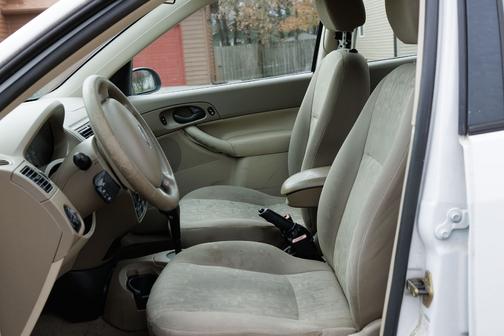 2005 Ford Focus ZX4 SE