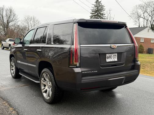 2016 Cadillac Escalade Luxury