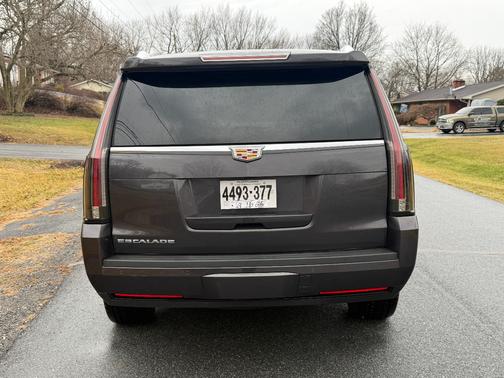 2016 Cadillac Escalade Luxury