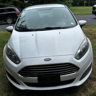 White 2014 Ford Fiesta S