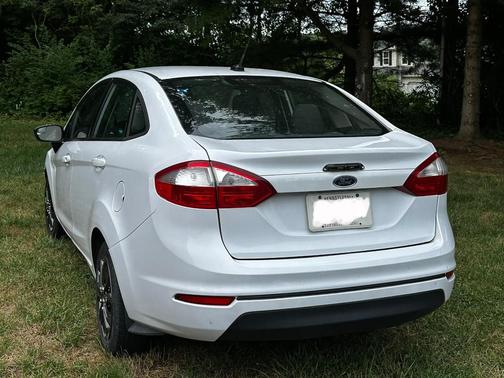 White 2014 Ford Fiesta S