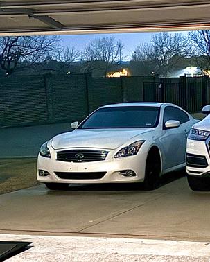 White 2011 INFINITI G37 Journey