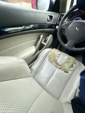 White 2011 INFINITI G37 Journey