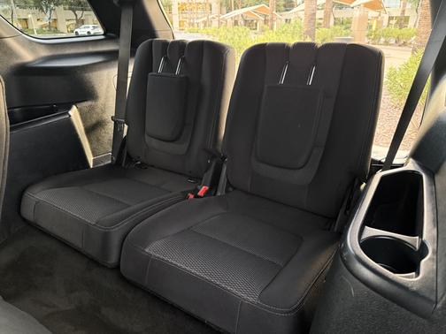 Gray 2018 Ford Explorer XLT
