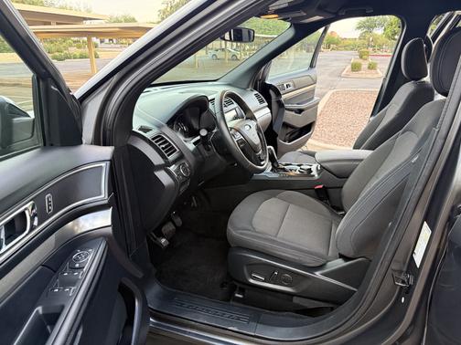 Gray 2018 Ford Explorer XLT