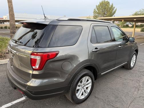 Gray 2018 Ford Explorer XLT