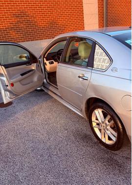 Gray 2009 Chevrolet Impala LTZ