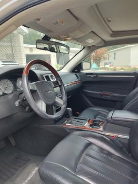 Silver 2009 Chrysler 300C Hemi