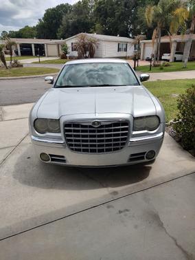 Silver 2009 Chrysler 300C Hemi