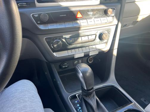 2019 Hyundai SONATA SE