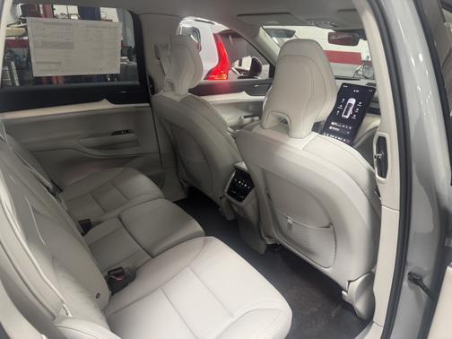 2025 Volvo EX90 Twin Motor Ultra 7-Seat