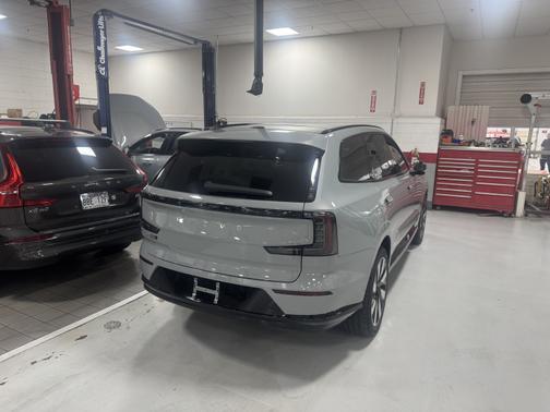 2025 Volvo EX90 Twin Motor Ultra 7-Seat