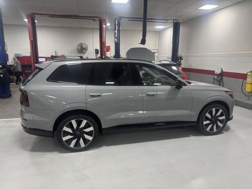 2025 Volvo EX90 Twin Motor Ultra 7-Seat