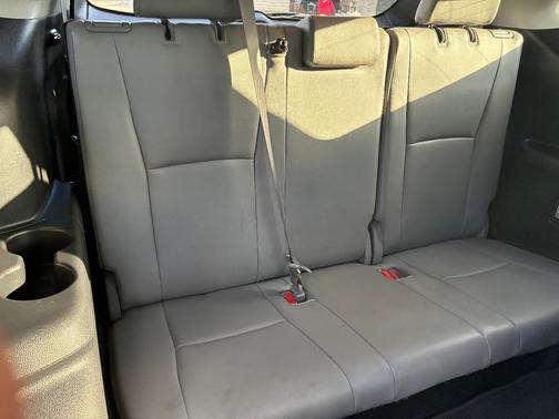 Brown 2020 Toyota Highlander Hybrid XLE