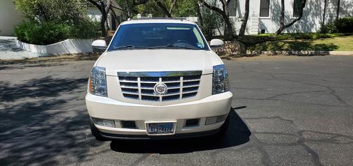 White 2012 Cadillac Escalade EXT Luxury