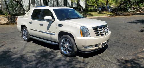 White 2012 Cadillac Escalade EXT Luxury