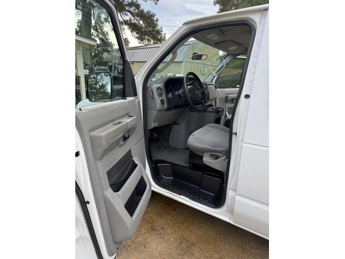 2010 Ford E350 Super Duty XLT
