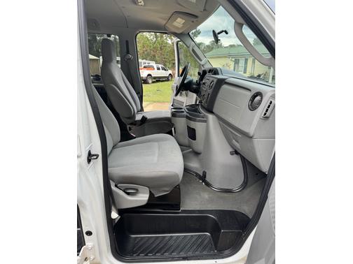 2010 Ford E350 Super Duty XLT