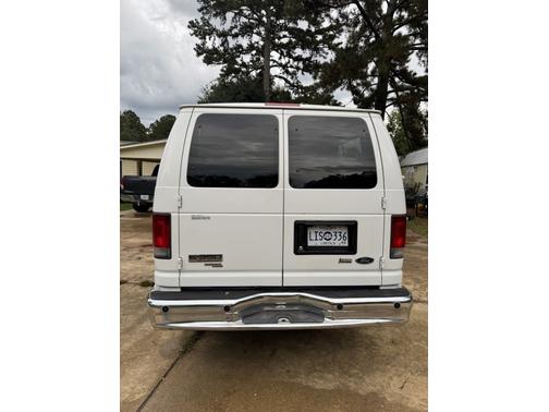 2010 Ford E350 Super Duty XLT