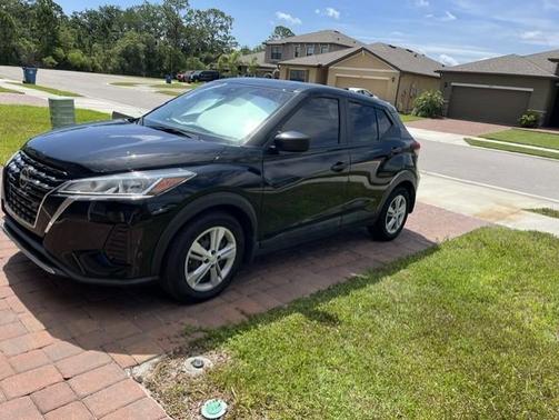 Black 2022 Nissan Kicks S