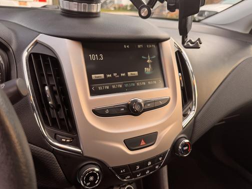 2018 Chevrolet Cruze LS